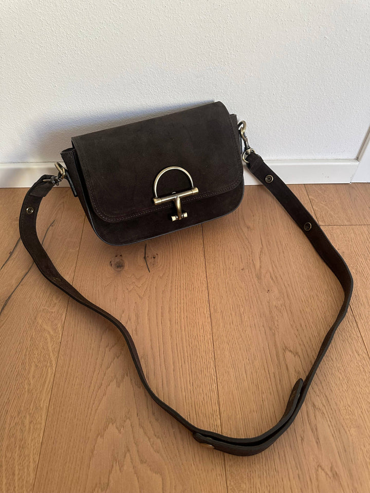 COWY suede- crossbody
