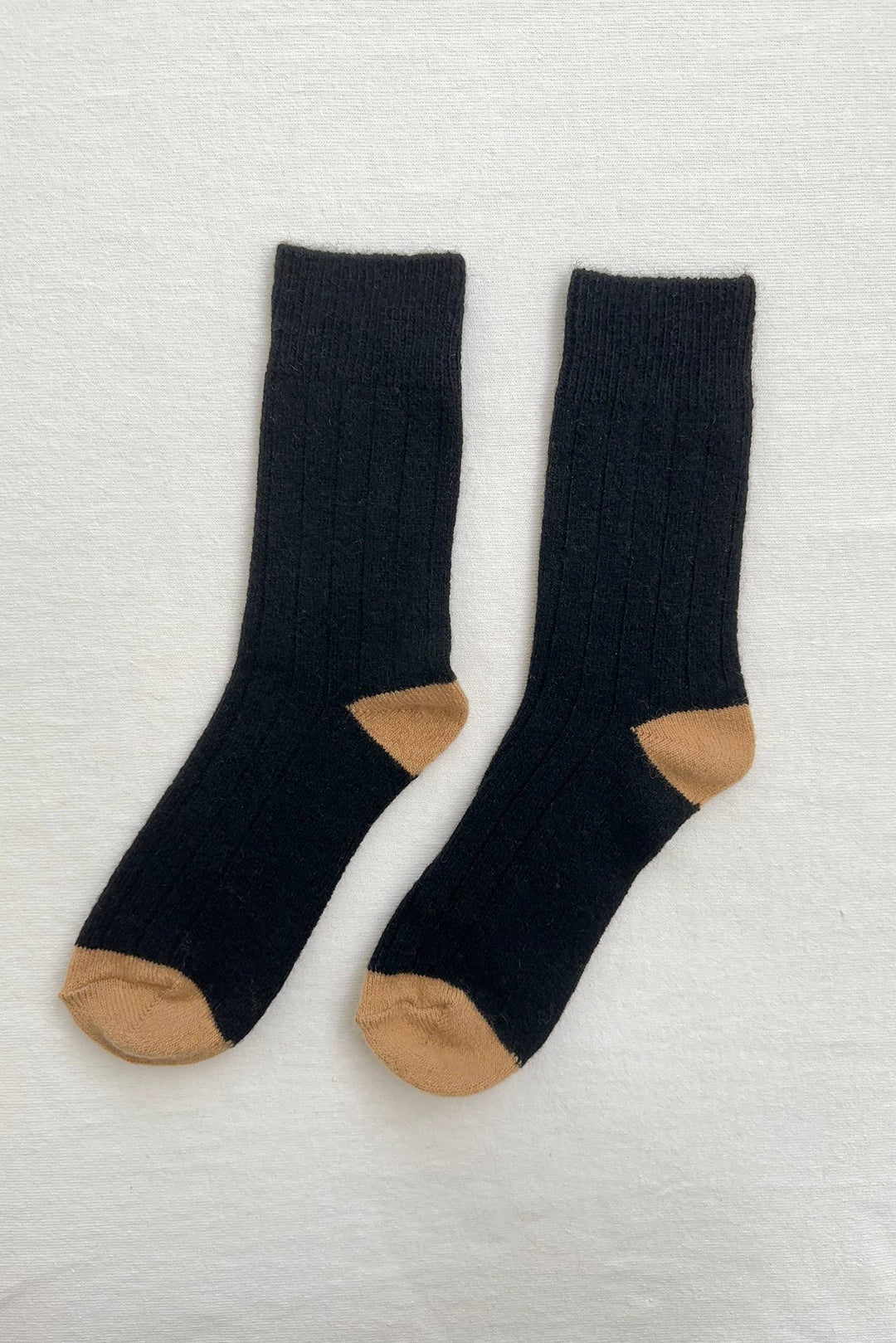 Le Bon Shoppe Classic Cashmere Socks: Camel