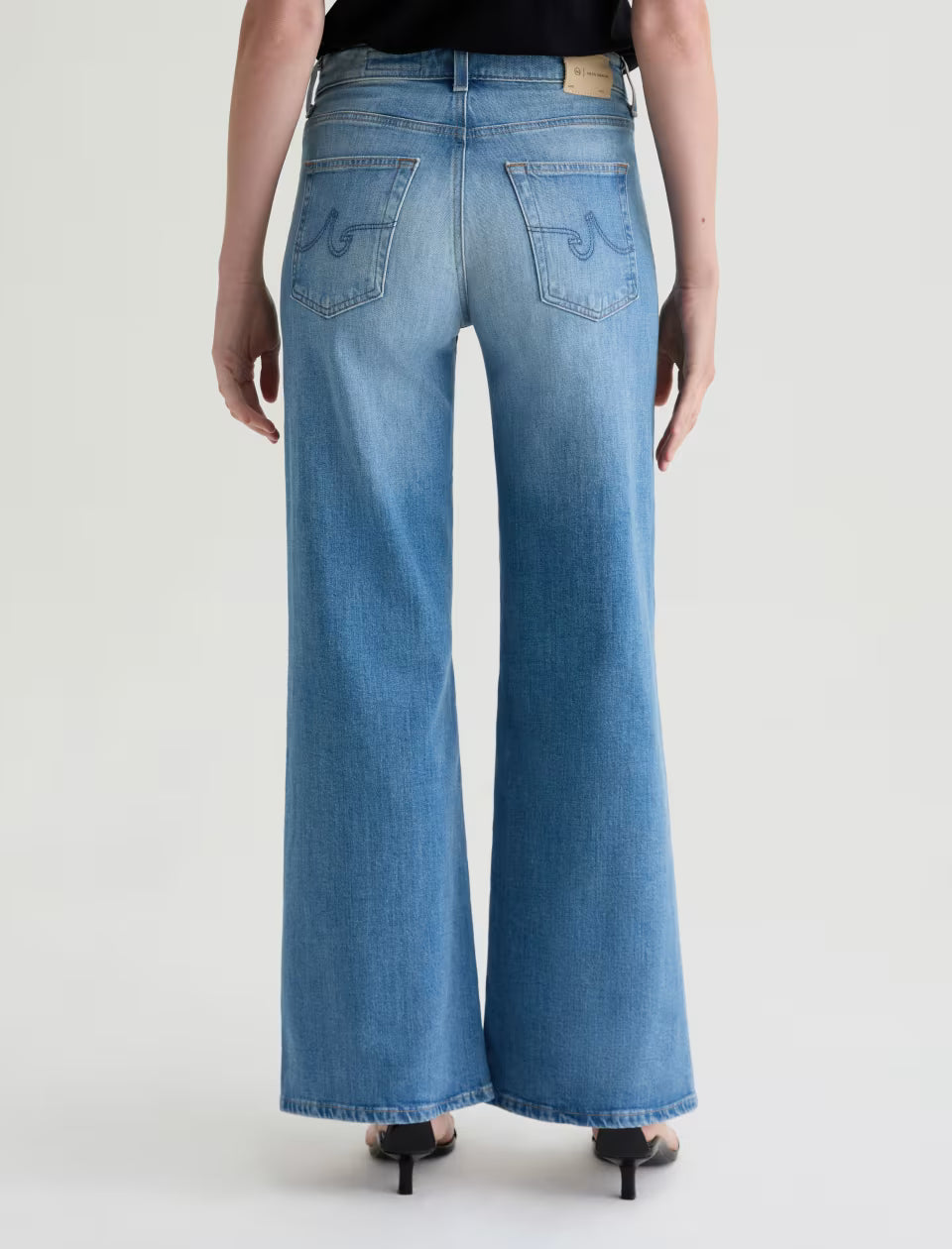 AG Saige Wide Leg Jean 18 Years Bisou