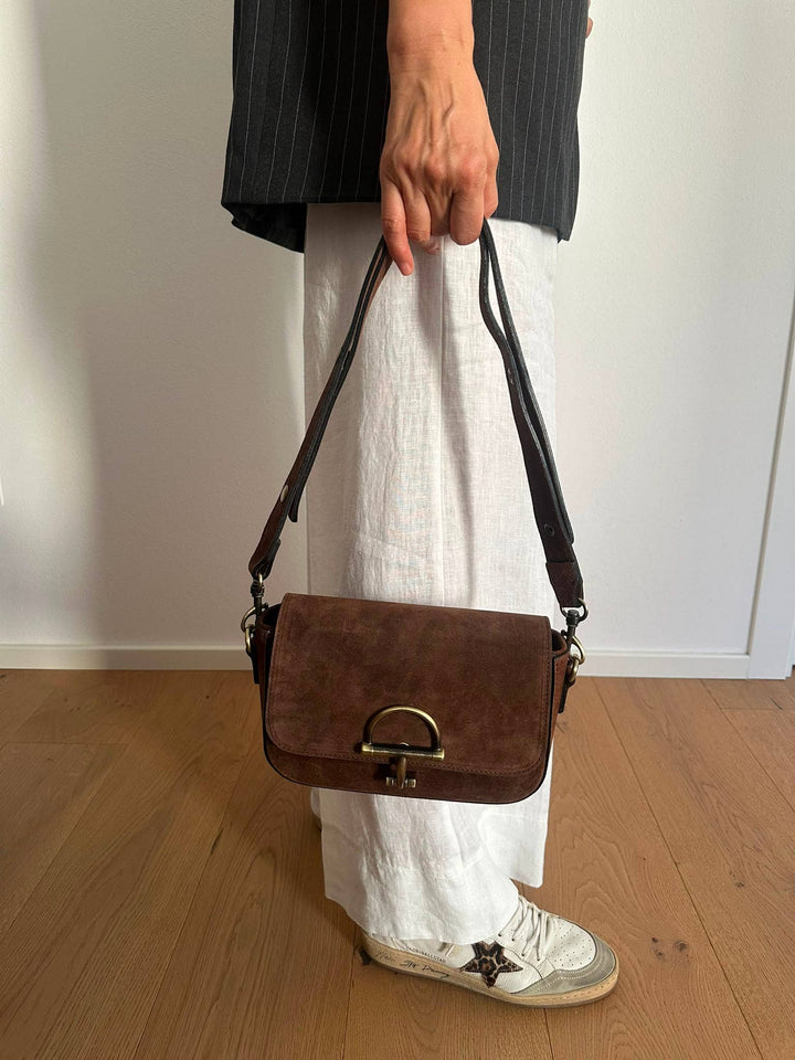 COWY suede- crossbody