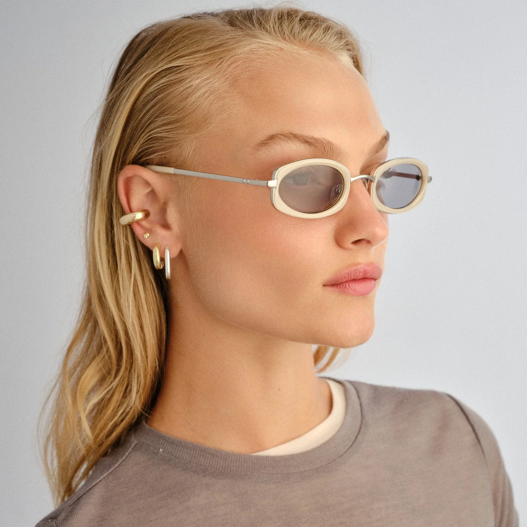 Le Specs Mecharo - Silver Milky Butter