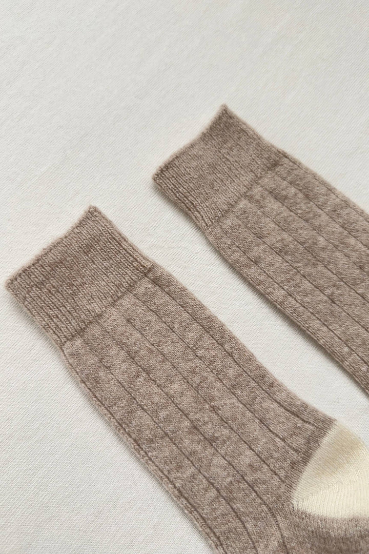 Le Bon Shoppe Classic Cashmere Socks: Camel