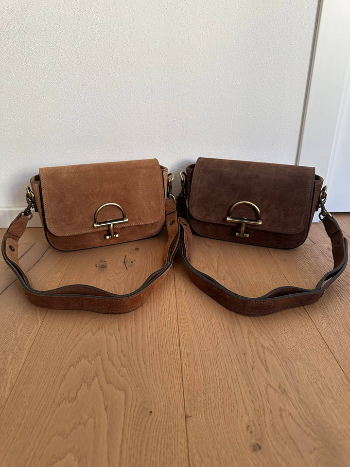 COWY suede- crossbody