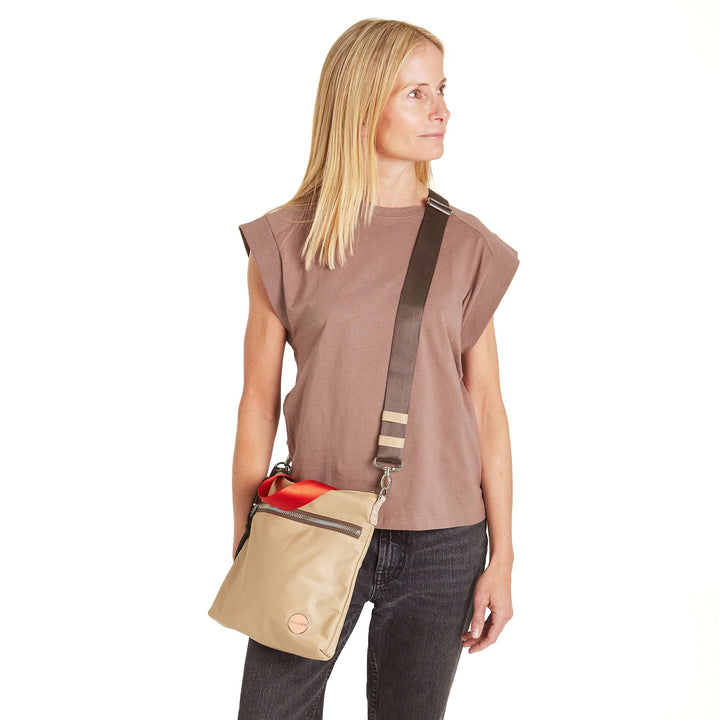 shortyLOVE - Amuse - Medium Crossbody Bag