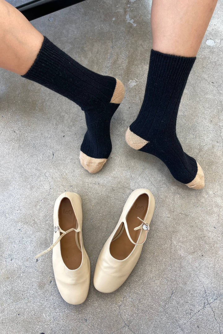 Le Bon Shoppe Classic Cashmere Socks: Camel