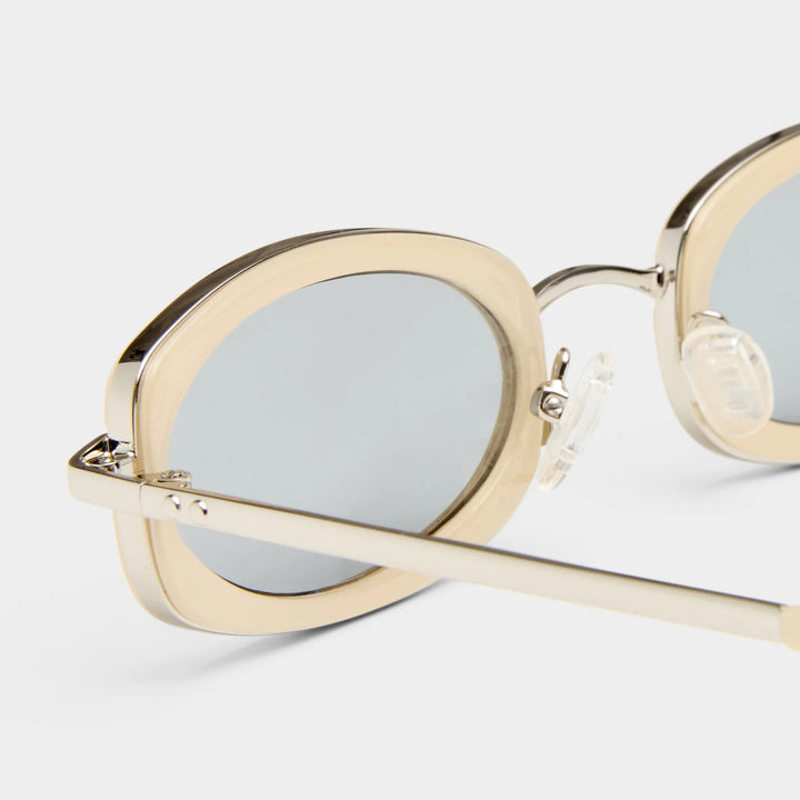Le Specs Mecharo - Silver Milky Butter