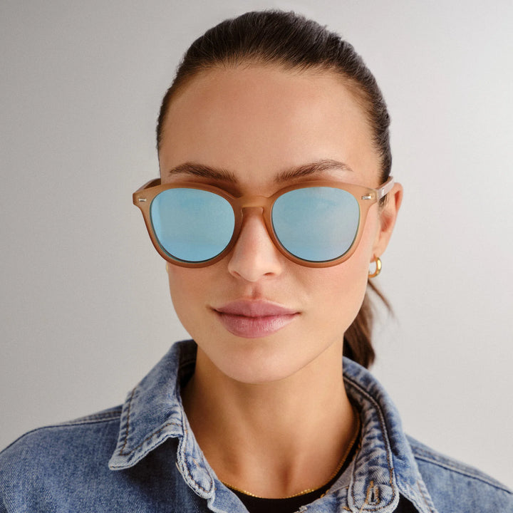 Le Specs Bandwagon-Raw Sugar