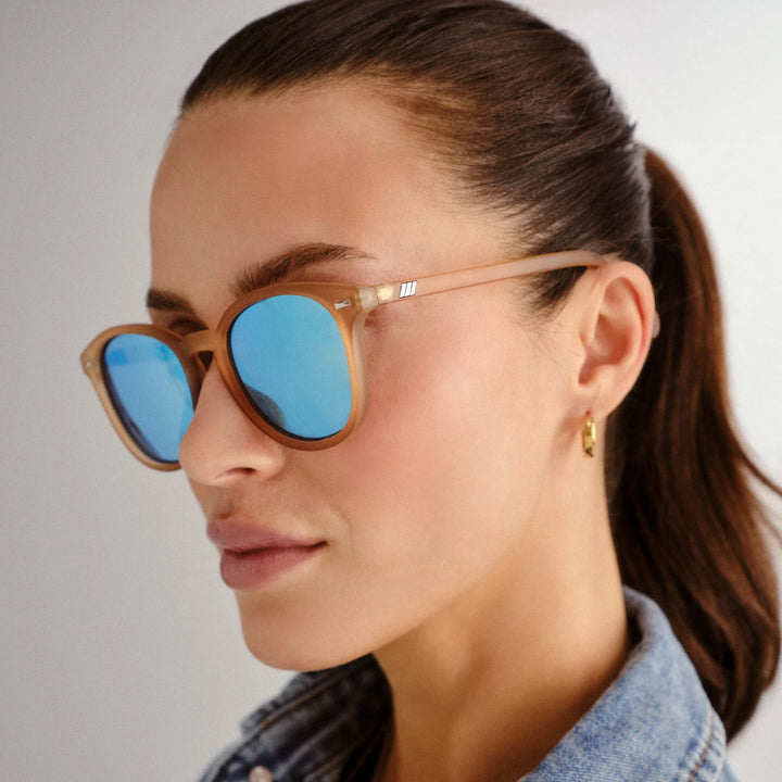 Le Specs Bandwagon-Raw Sugar
