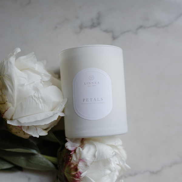 Linnea 2-wick Candle-Petals